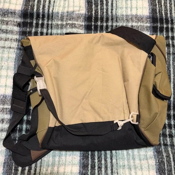 Canvas Messenger Bag - Picture 5 of 5